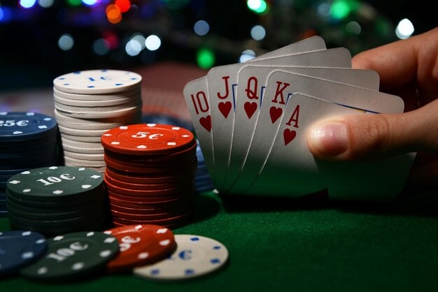 suaritoto mobile app interface showing live-dealer and sportsbook navigation